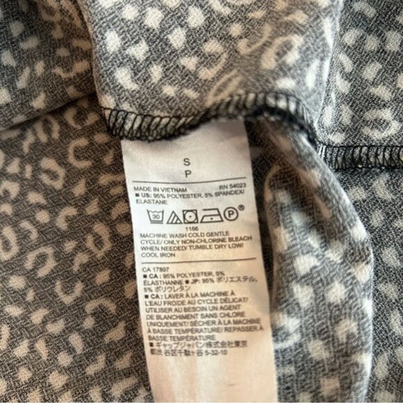 Banana Republic Womens Black Animal Print Jersey Blouse Flutter Sleeve Size S - Picture 10 of 10